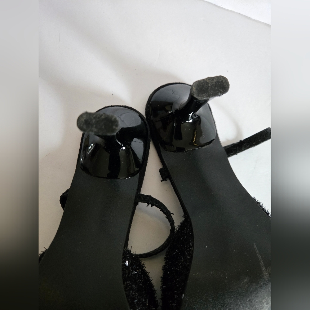 Embroidered Elegant Mules - Picture 7 of 8